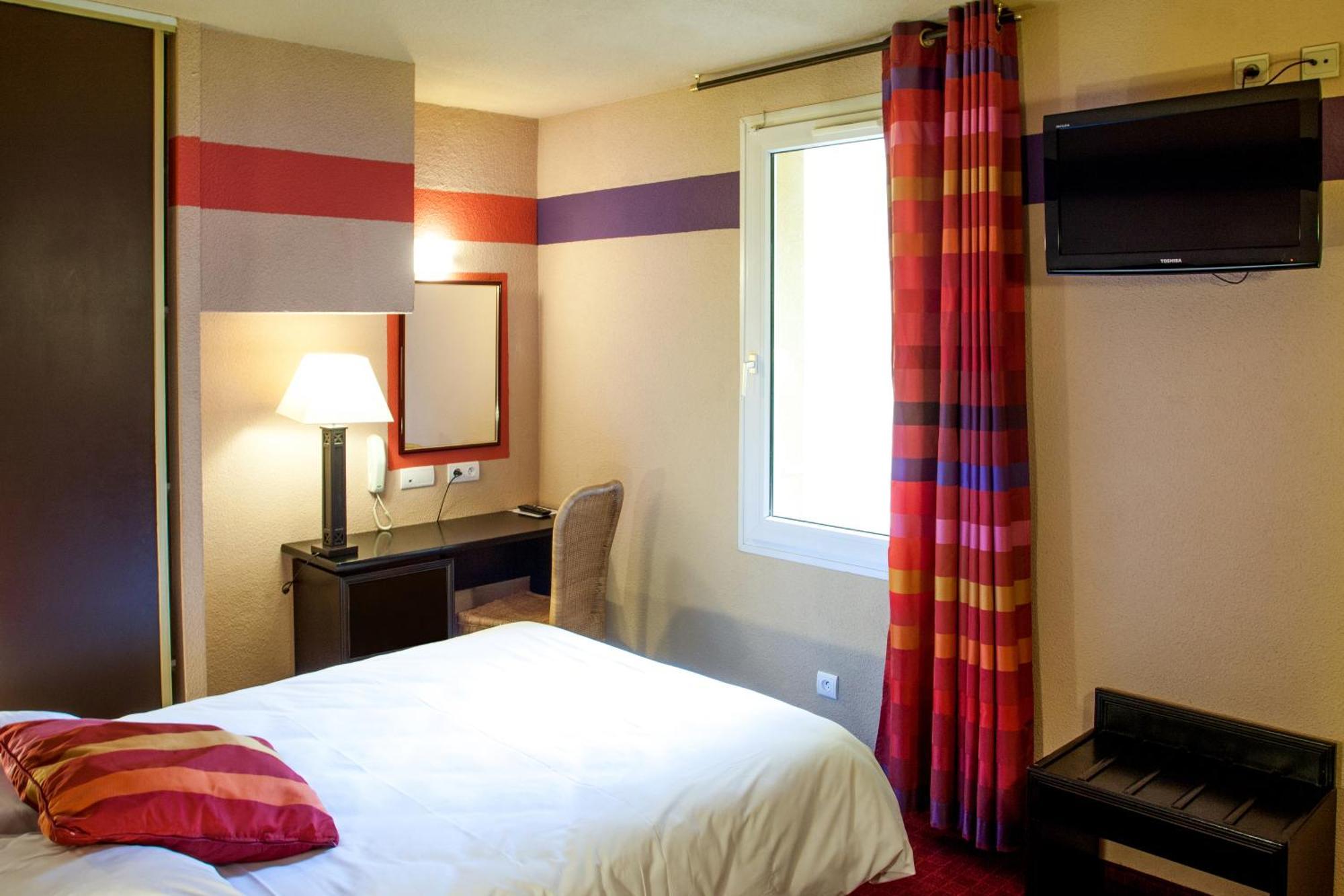 Hotel Saint Sauveur Lourdes Room photo