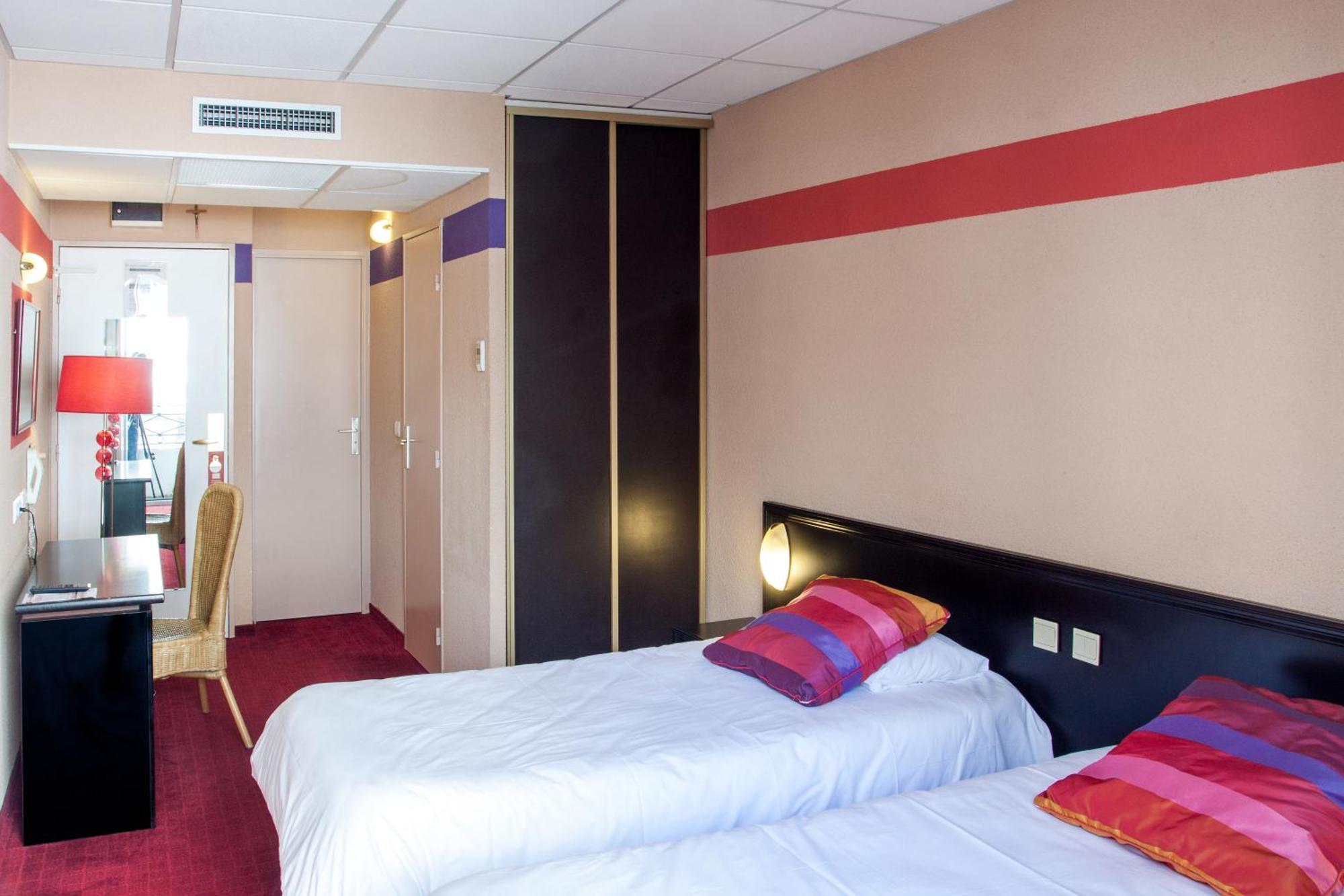 Hotel Saint Sauveur Lourdes Room photo