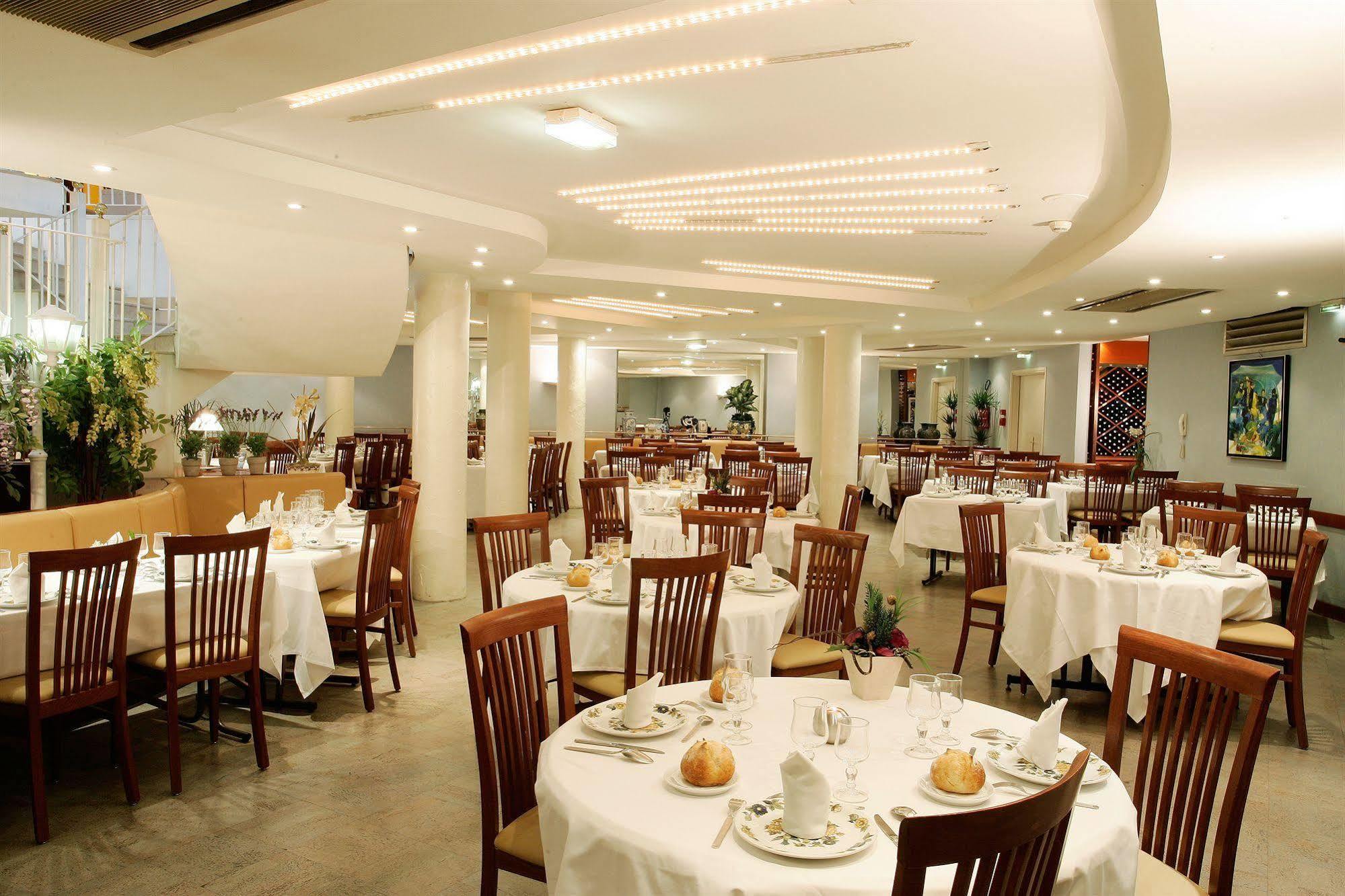 Hotel Saint Sauveur Lourdes Restaurant photo